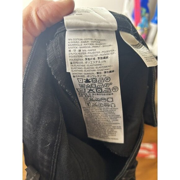 Levi's Women's Bold Curve Black Denim Mid Rise Straight Jeans Size 10/30 - Picture 10 of 10